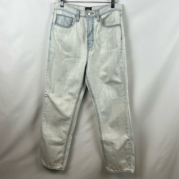 Urban Outfitter BDG Straight Fit Light Wash Relaxed Straight Jeans Size 28 - Picture 1 of 10
